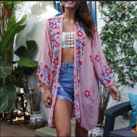 BLUSH Floral Embroidered Kimono 🌺🌸 - Picture 1 of 5